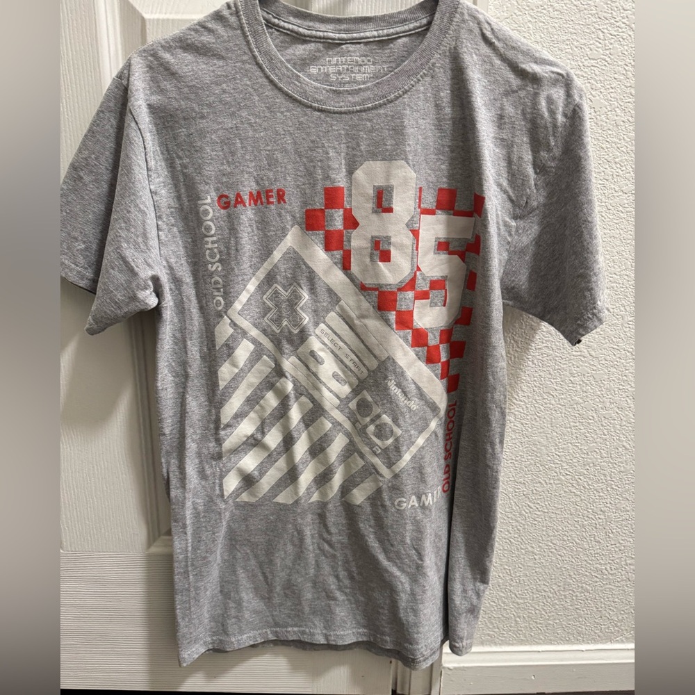 Kids Gray Gamer T-shirt - Like New - Small - Nintendo Entertainment